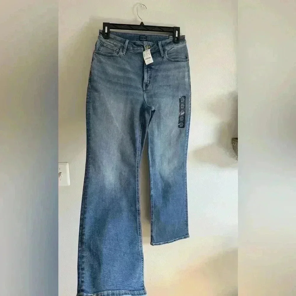 JCREW Tall curvy flare crop jean in all-day stretch - NWT